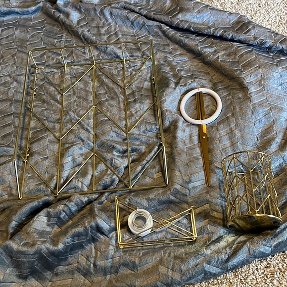 Gold 4-Piece Office Supply Set EUC - Picture 1 of 5